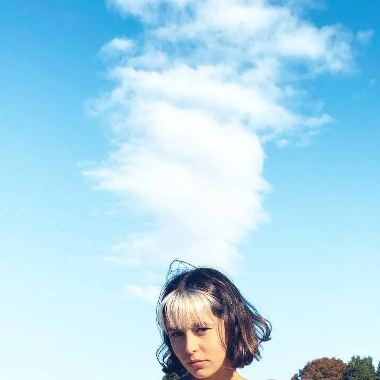 chat with ai character: Viole Franco