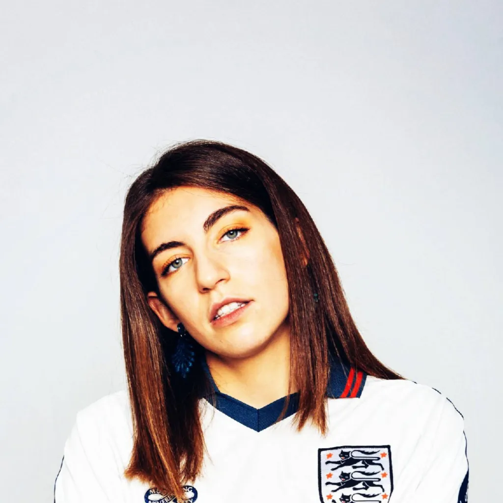 chat with ai character: Sara Socas