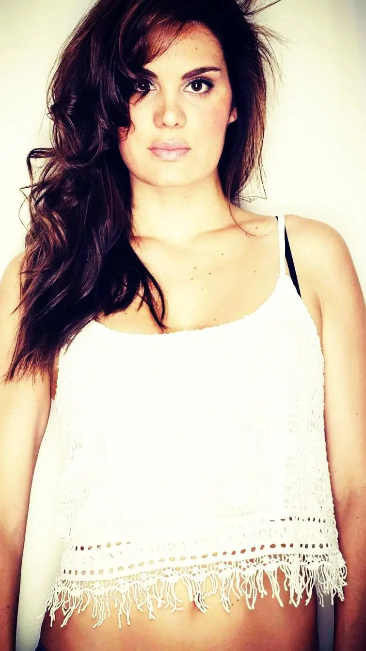 Talkie AI - Chat with Laura Artolachipi