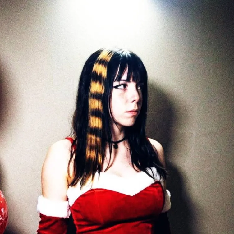 chat with ai character: Nimu Mama Noel