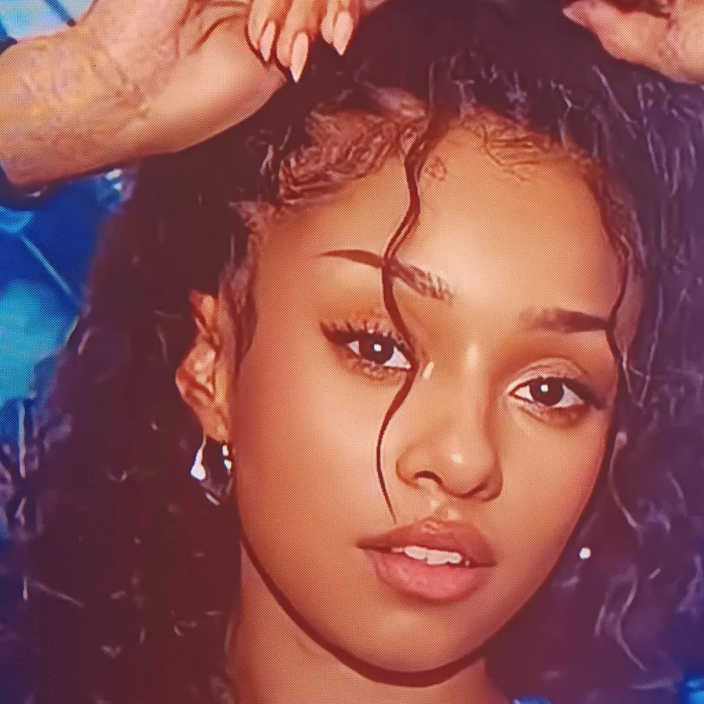 chat with ai character: Manon