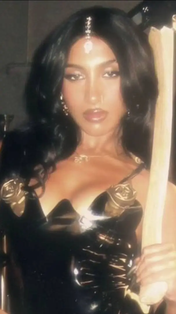 ai character: Lara background