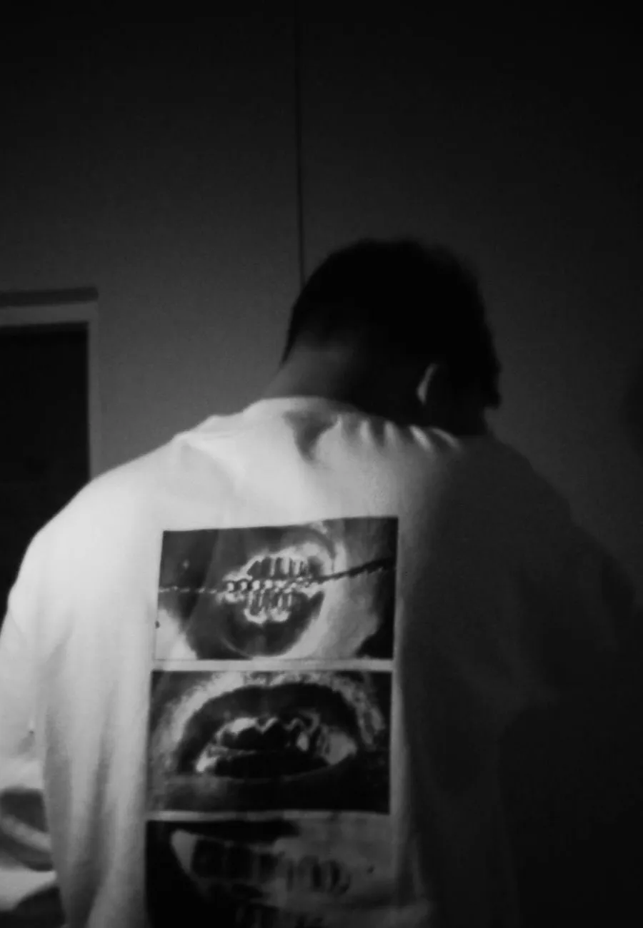 chat with ai character: Marvin 