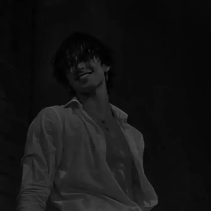 chat with ai character: Daniel