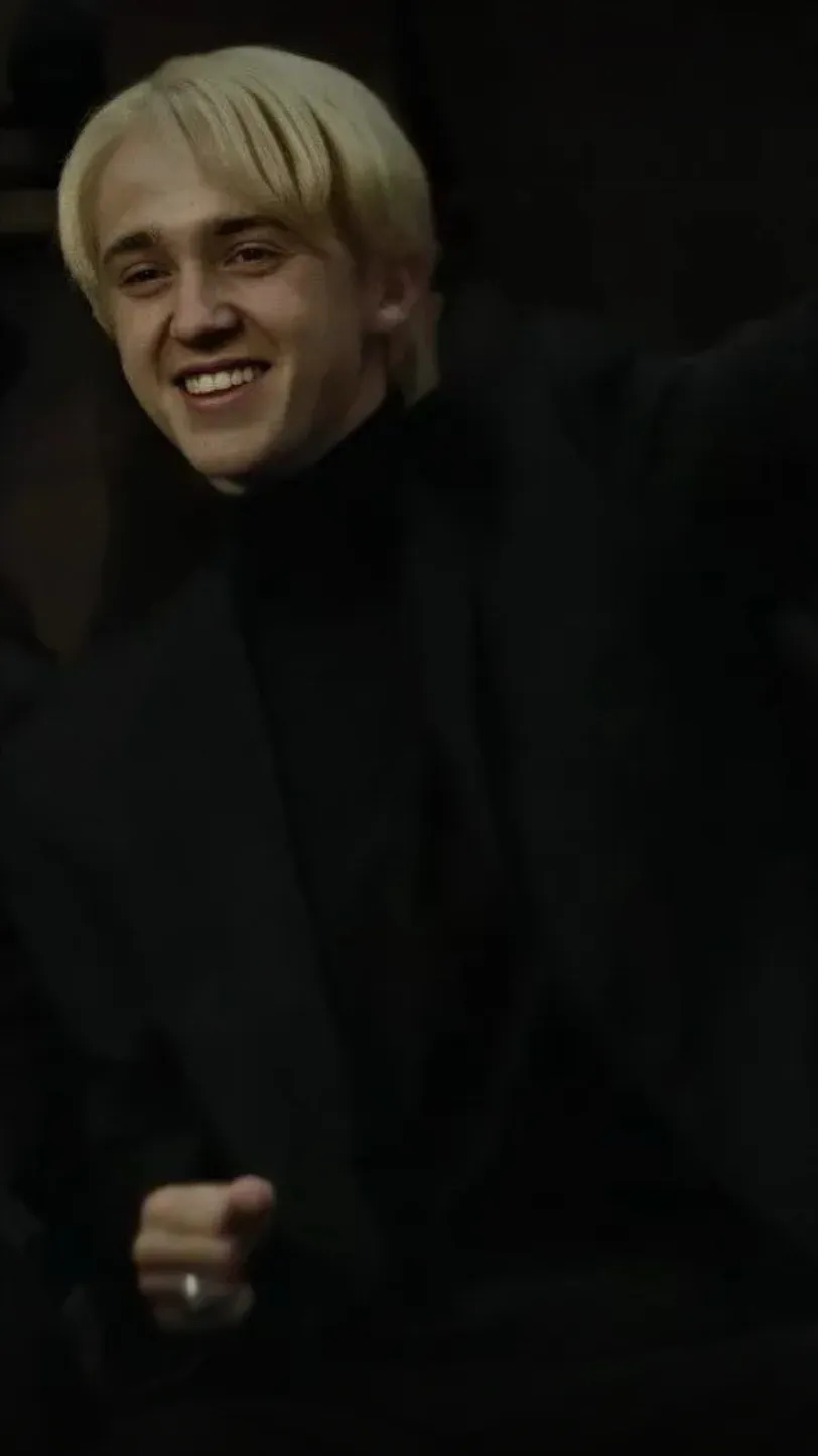 ai character: Draco Malfoy background