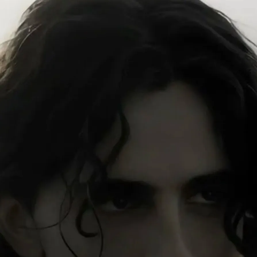 chat with ai character: Regulas black🖤