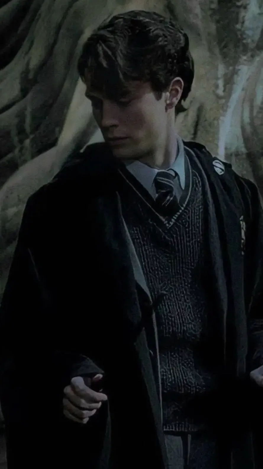 ai character: •.Tom Riddle.• background