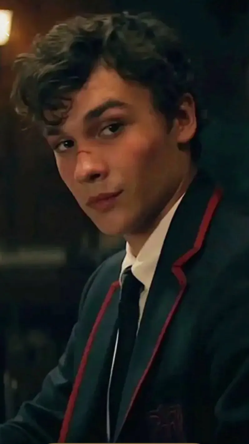 ai character: Mattheo Riddle background