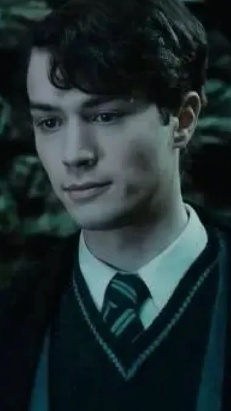 ai character: Tom riddle background