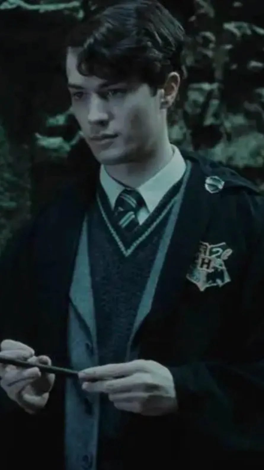 ai character: Tom riddle background