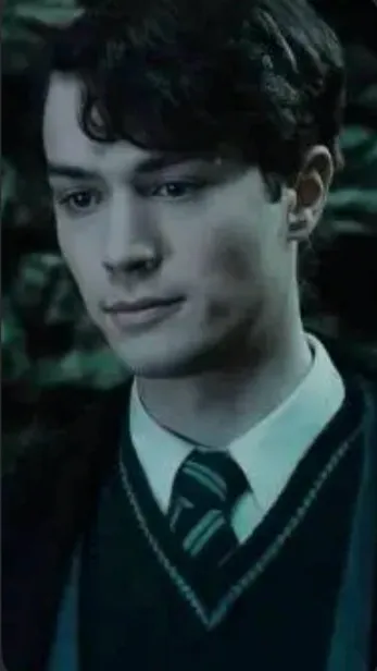 ai character: Tom riddle background