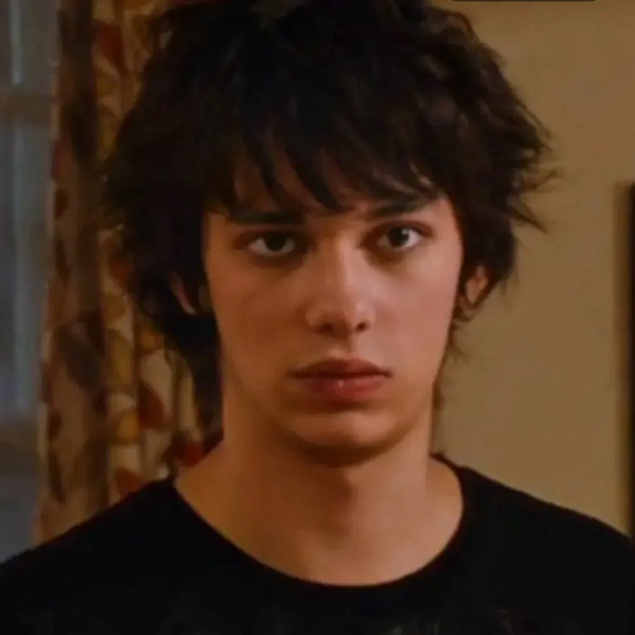 chat with ai character: Rodrick Heffley