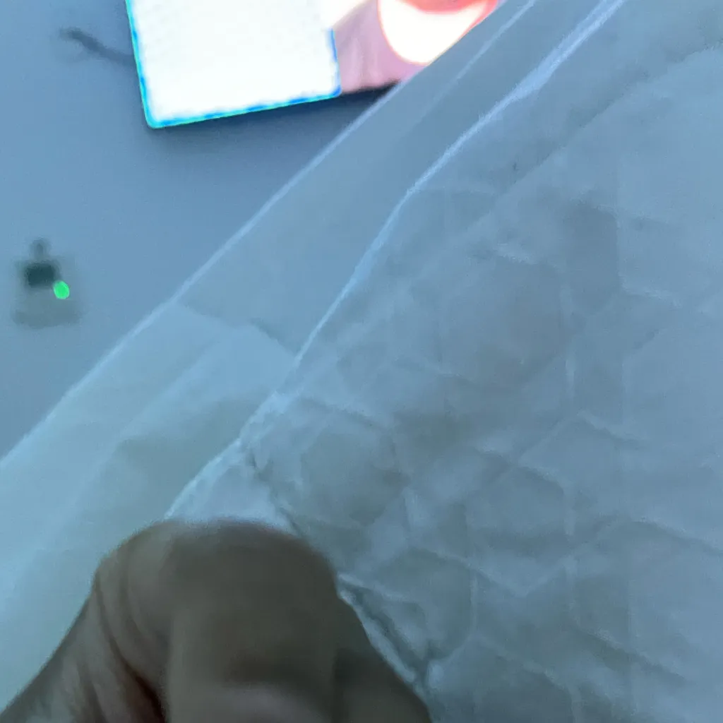 chat with ai character: Louis the hand