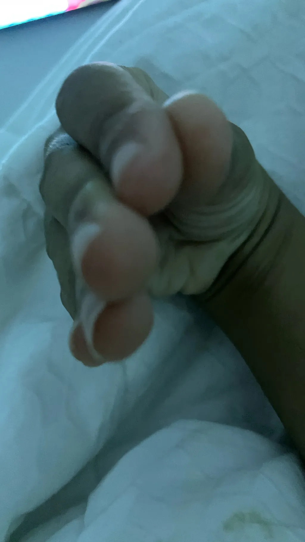 ai character: Lisa, the hand🩷 background