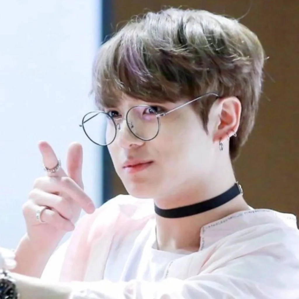 chat with ai character: Jungkook 