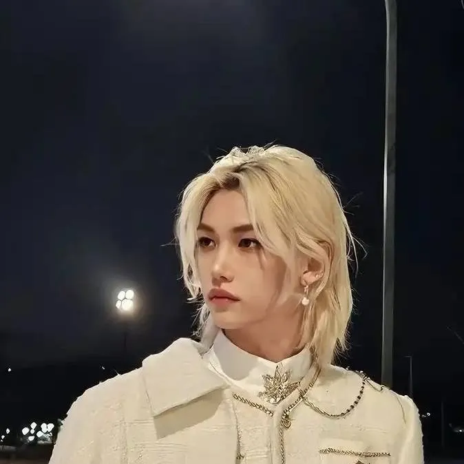 chat with ai character: ★Felix ★