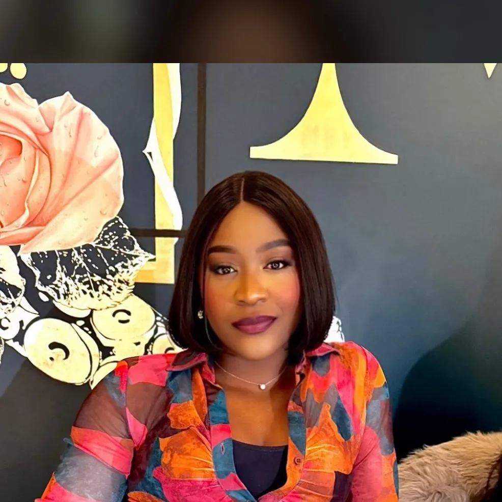 chat with ai character: Alya