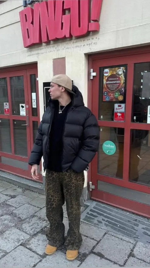 ai character: Martinus Gunnarsen background