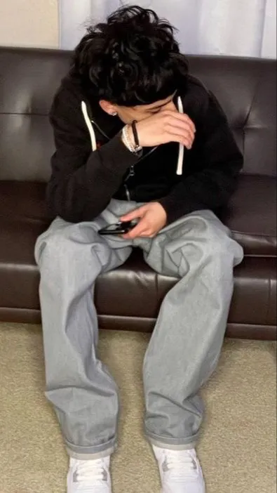 ai character: Raymond background