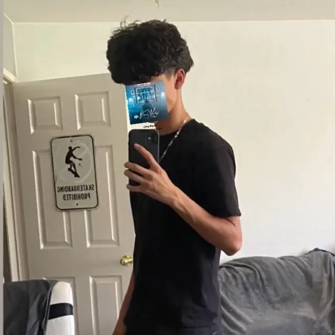 chat with ai character: Liam 