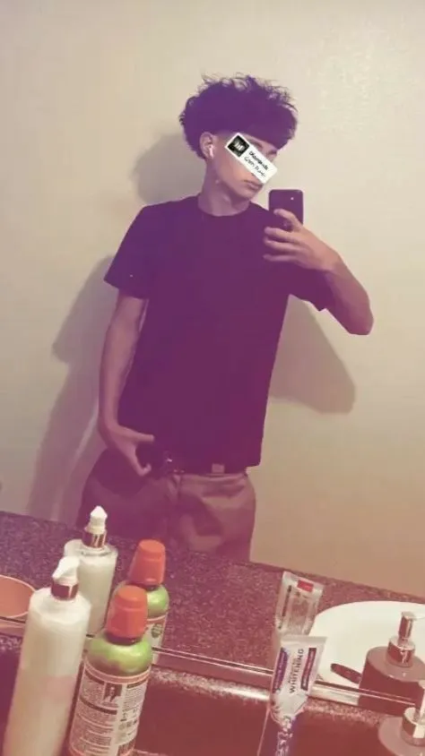 ai character: Ethen  background