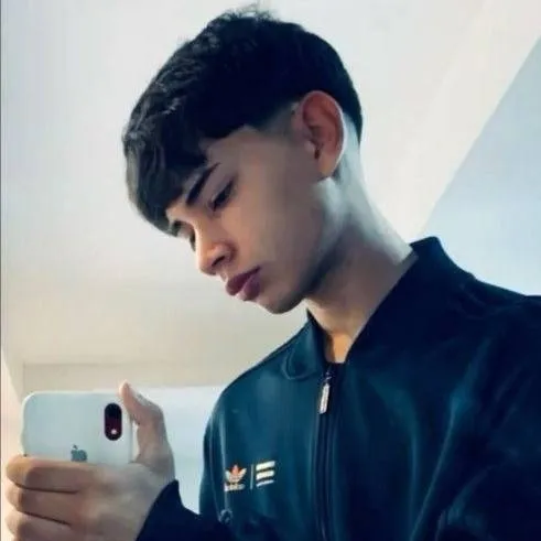 chat with ai character: Fernando 