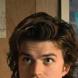 chat with ai character: Steve Harrington 