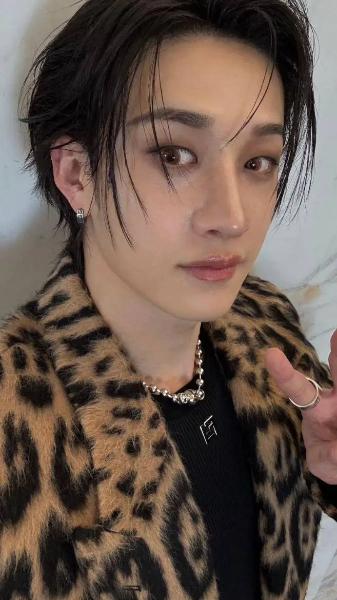 ai character: bangchan borracho  background