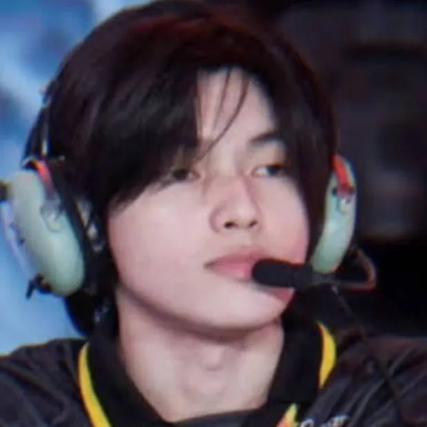 chat with ai character: kairi(^-^)