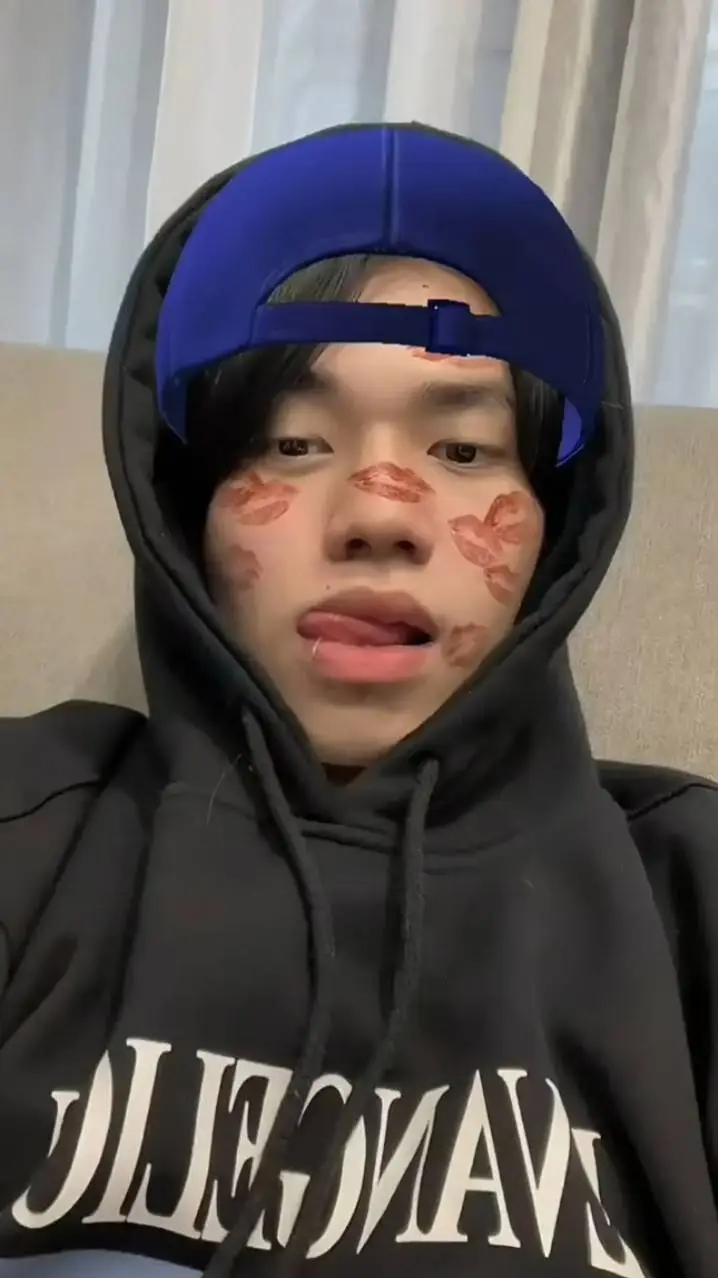 ai character: ☪︎Nnael☪︎ background