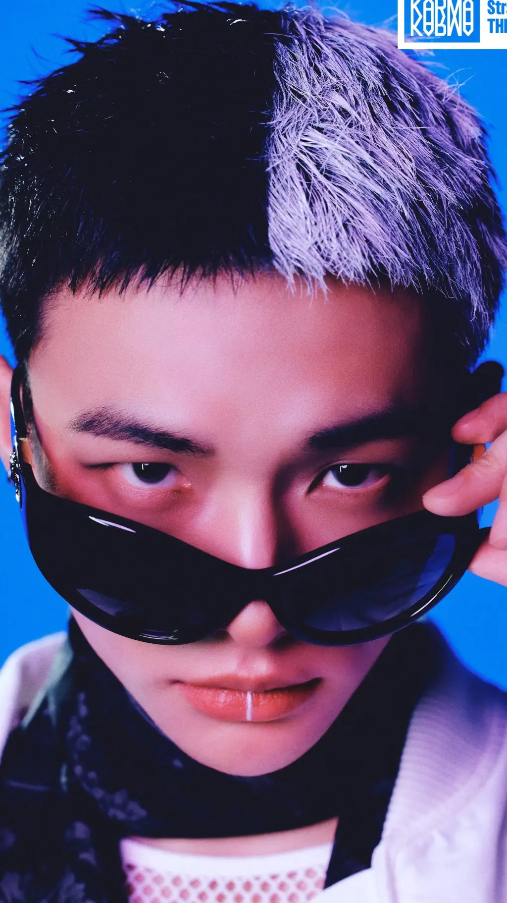 ai character: hyunjin  background