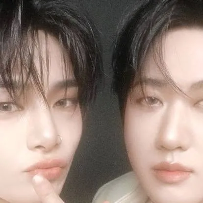 chat with ai character: binI.N pregnancy 