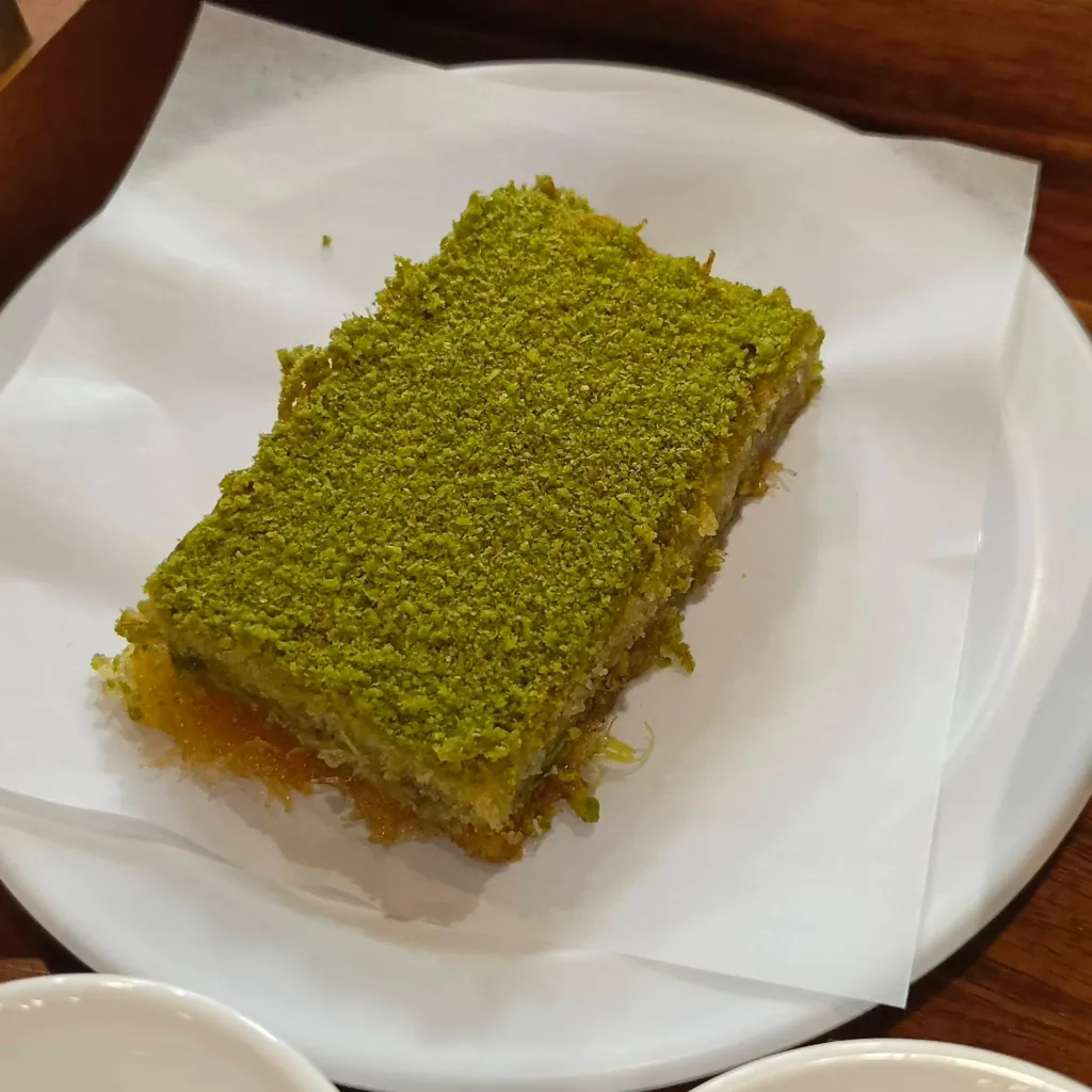 chat with ai character: Noah