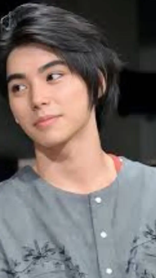 ai character: nijiro 💮 background