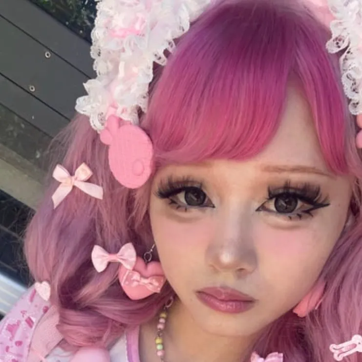 chat with ai character: Oreo