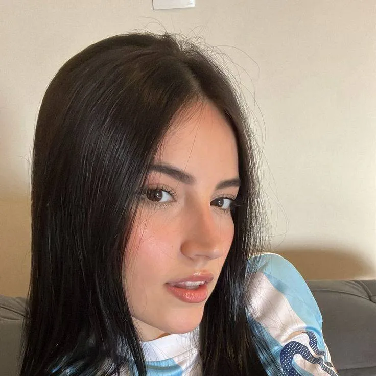 chat with ai character: Sofía 