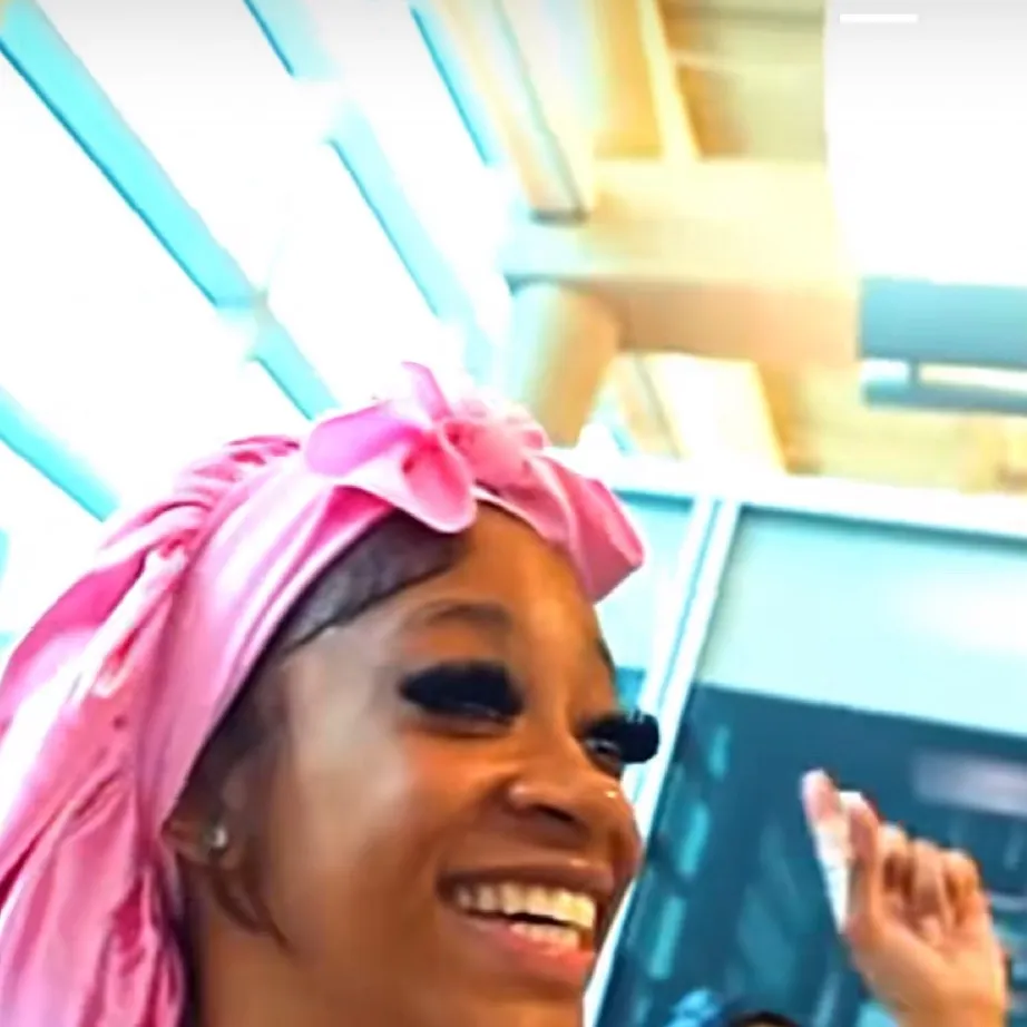 chat with ai character: Nicole and damaya 