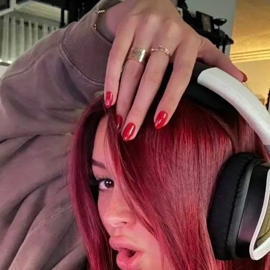 chat with ai character: 🩷malia🩷