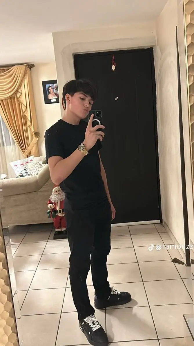 ai character: ramonzzta background