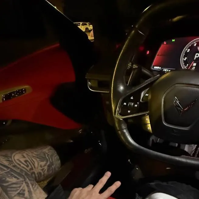 chat with ai character: alex chino