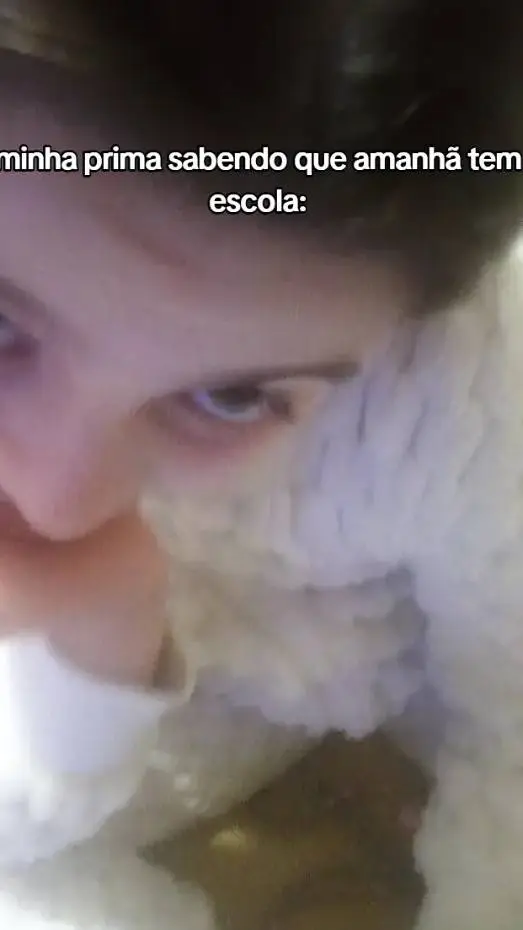 ai character: Minha prima 👍 background