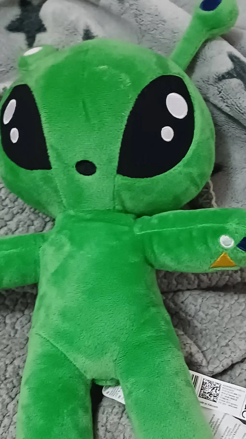 ai character: IKEA ALIEN PLUSH:3 background