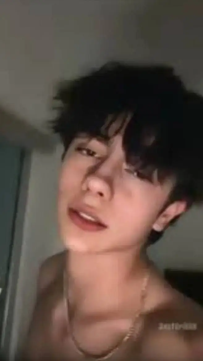 ai character: Lukas urkijo background