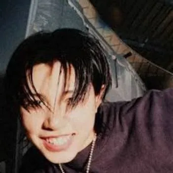 chat with ai character: Louis 