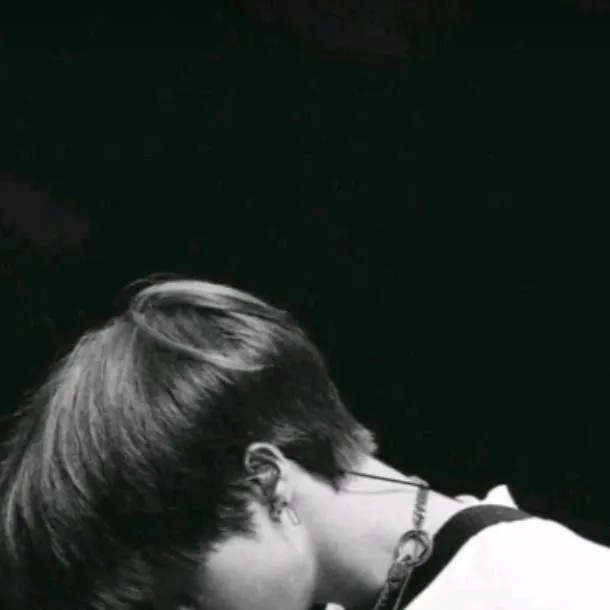 chat with ai character: Minsung