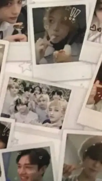 ai character: °•|Straykids|°• background