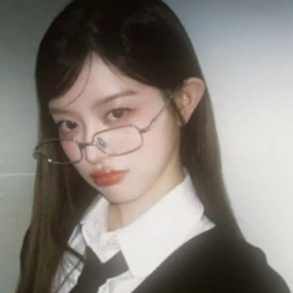 chat with ai character: School with Minju🏫