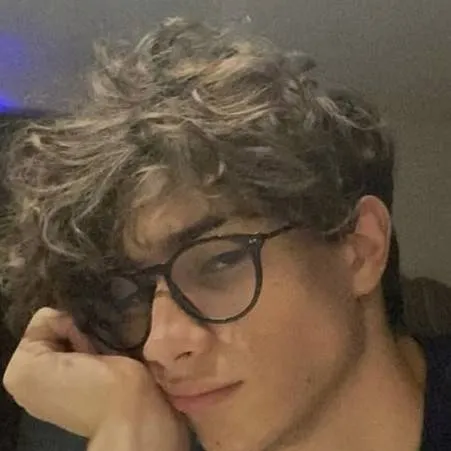 chat with ai character: Mahtiass