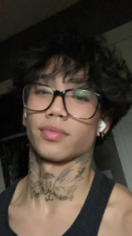 ai character: Ayden ✨🪩 background