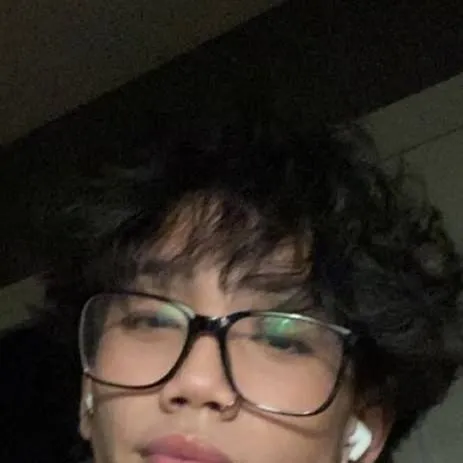 chat with ai character: Ayden ✨🪩